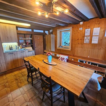 Petit chalet rustique et bucolique Bovernier Extérieur photo