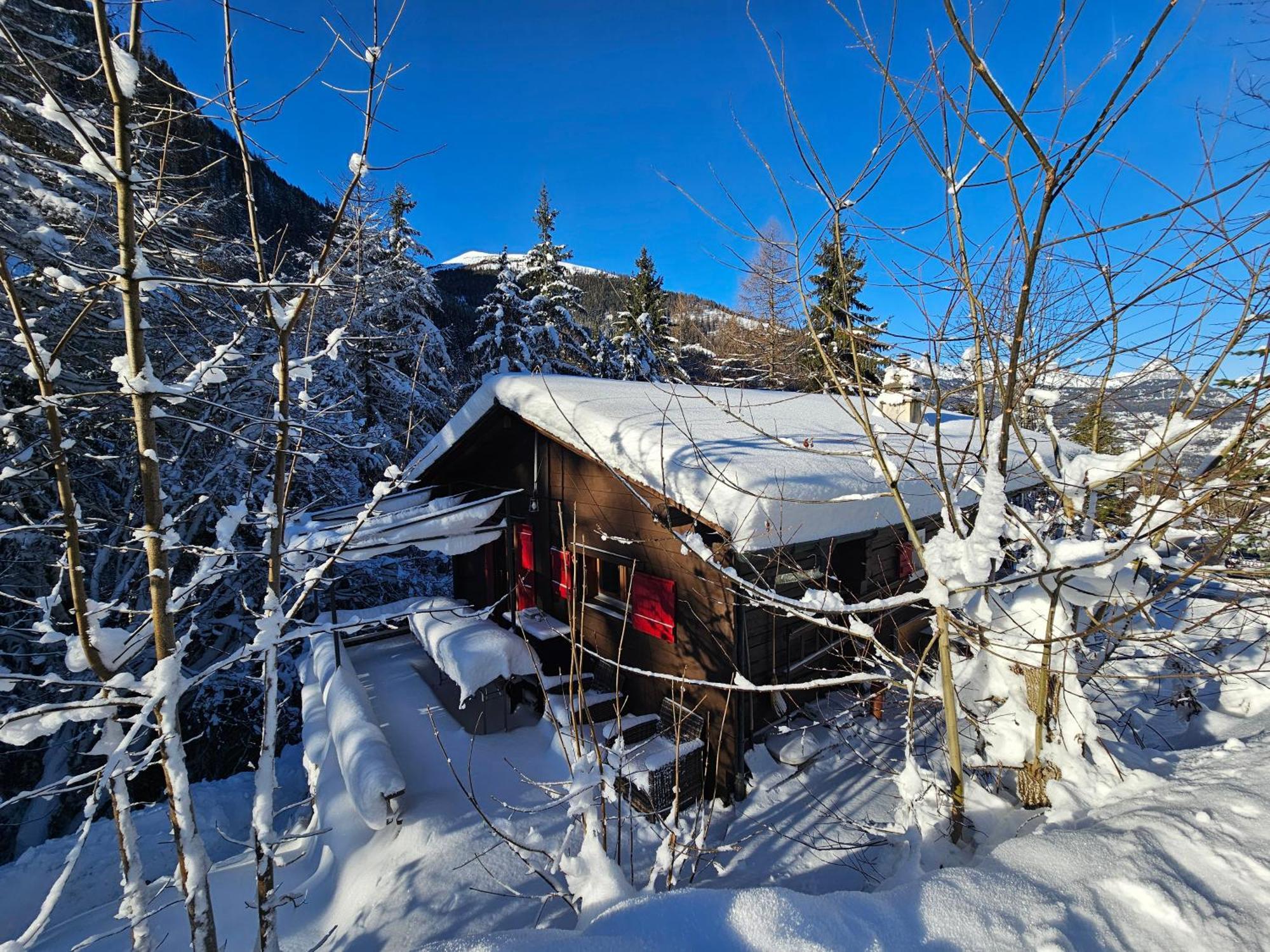 Petit chalet rustique et bucolique Bovernier Extérieur photo