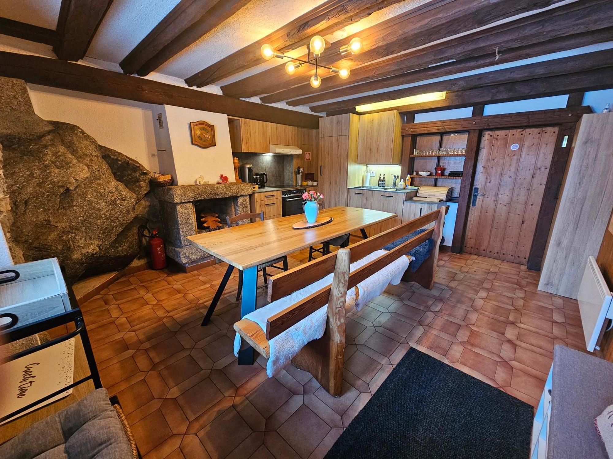 Petit chalet rustique et bucolique Bovernier Extérieur photo